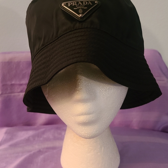 Prada Black Bucket Hat with Iconic Logo - Picture 1 of 3